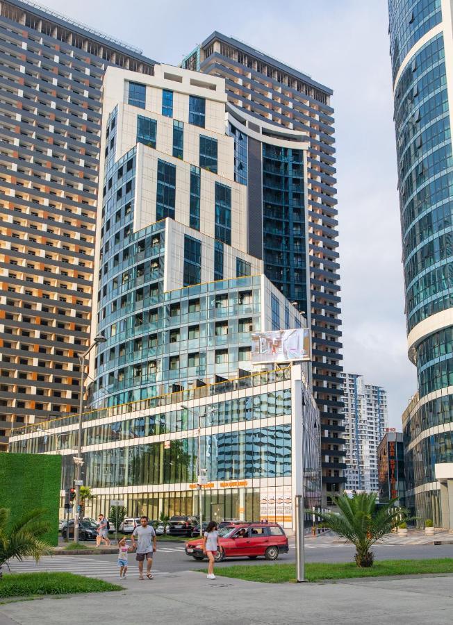 Entire Flat With City Skyline View - Two Bedrooms باتومي المظهر الخارجي الصورة