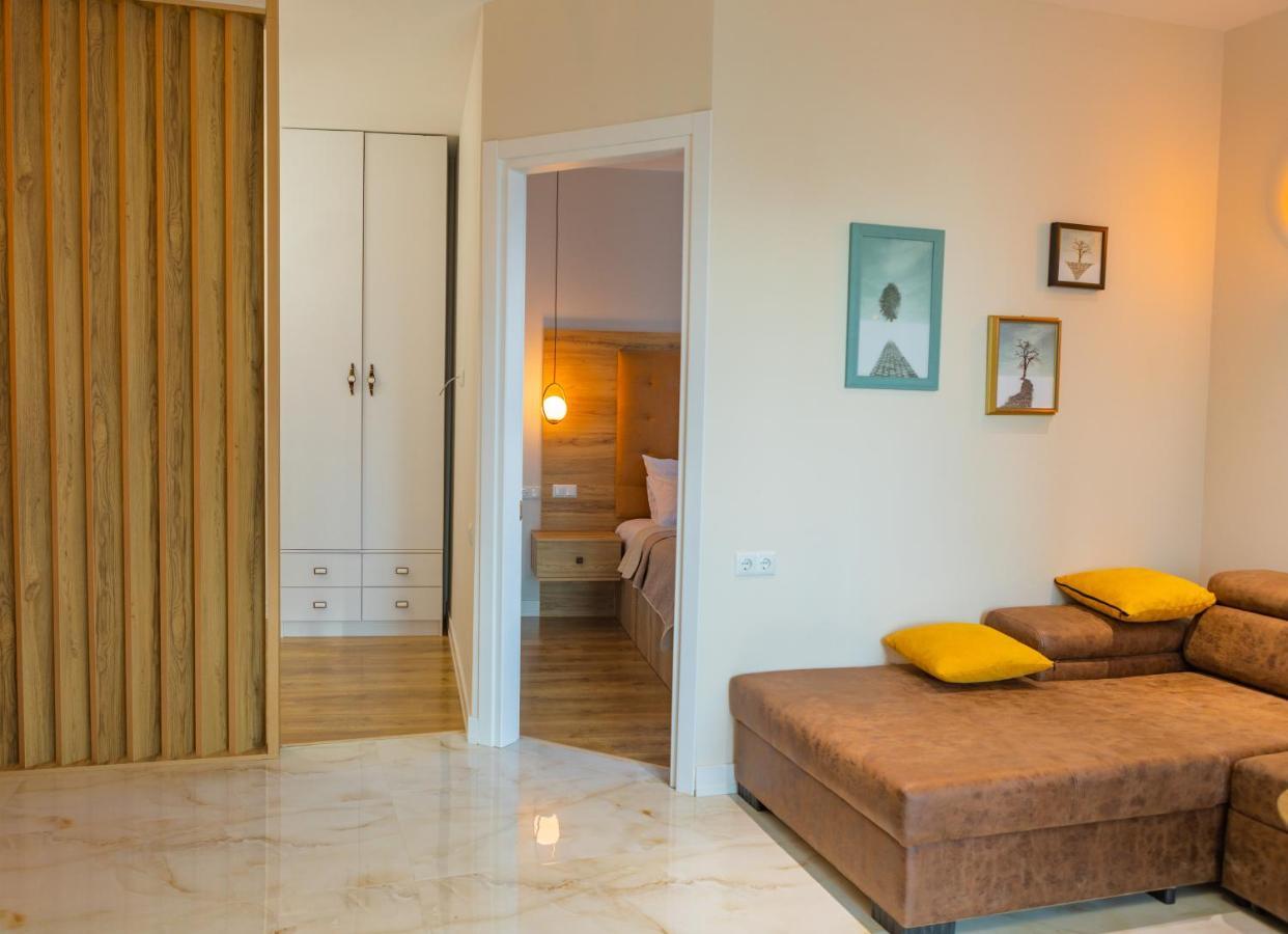 Entire Flat With City Skyline View - Two Bedrooms باتومي المظهر الخارجي الصورة